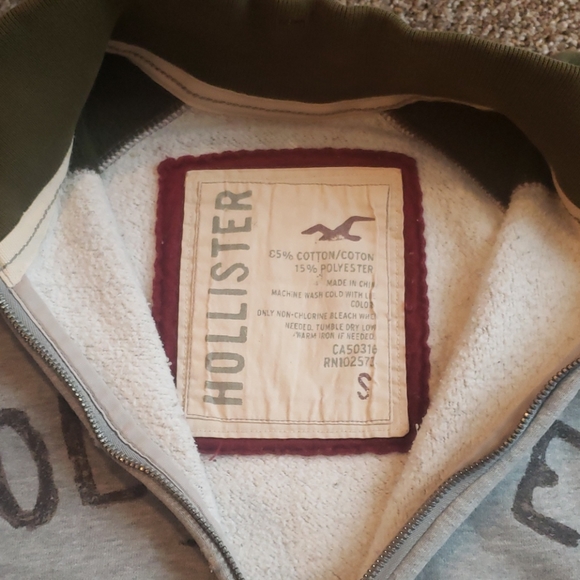 Hollister Sweatshirt - Picture 3 of 8